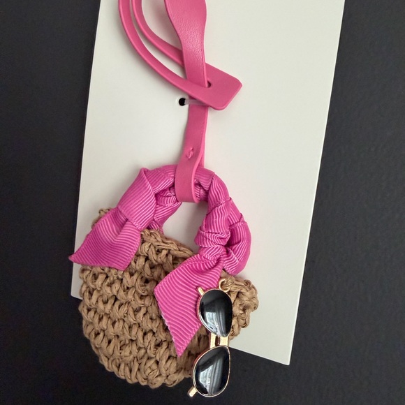 Bag charm, Wicker Basket and Sunglasses. New - Picture 2 of 3
